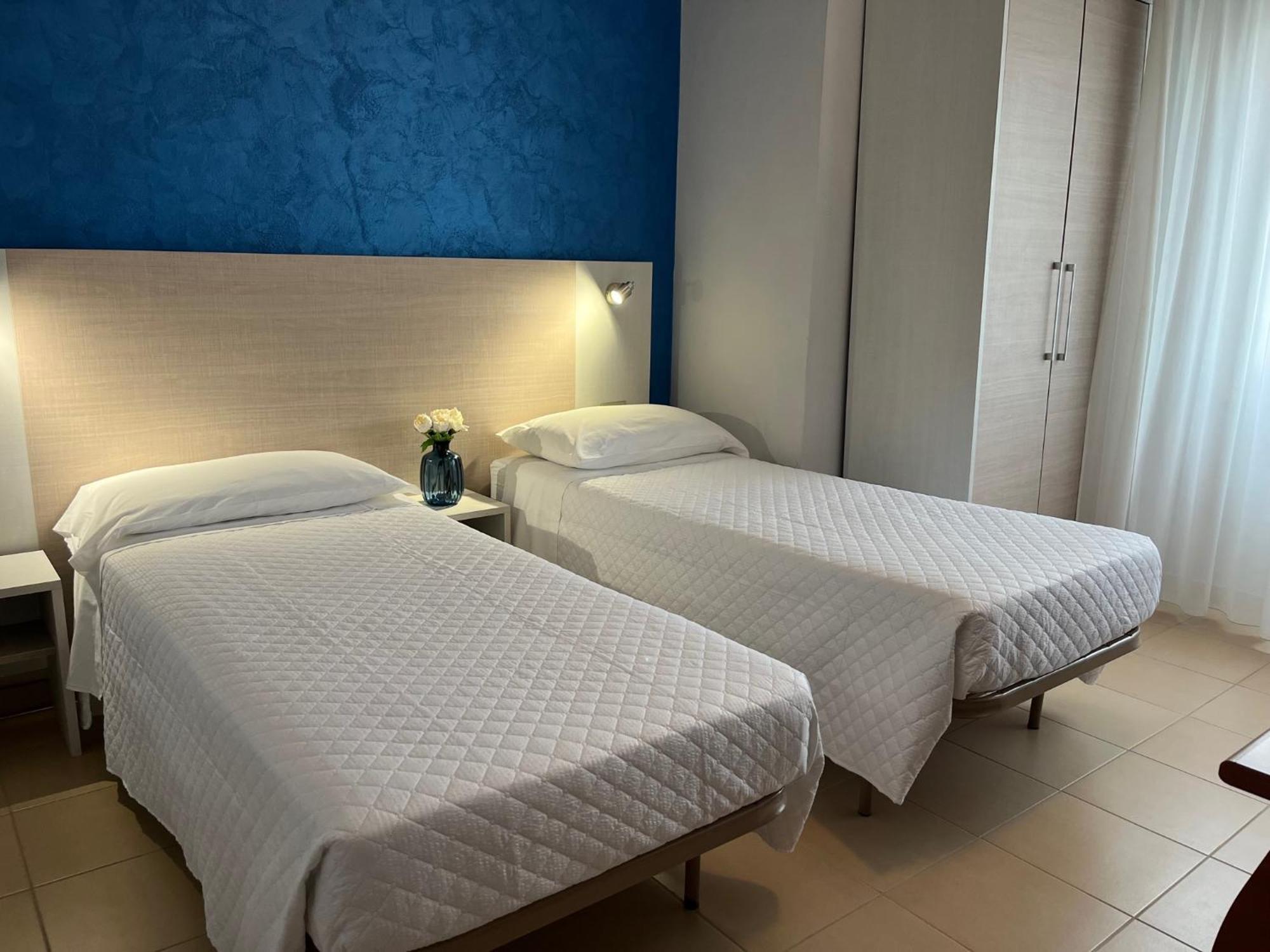 Hotel Le Ali Rimini Bagian luar foto