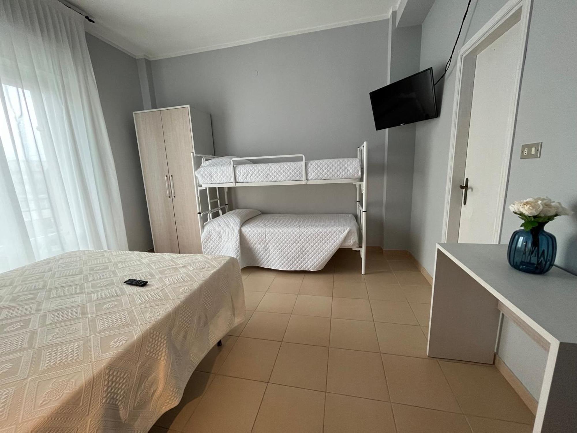 Hotel Le Ali Rimini Bagian luar foto